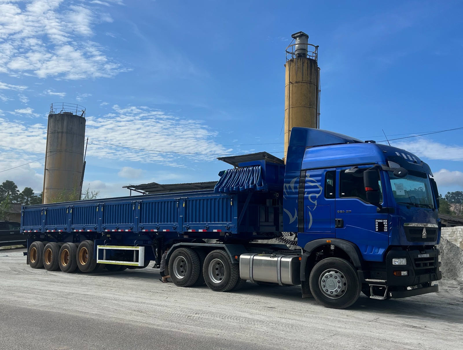 New Trailer | Used Trucks & Trailer Sales